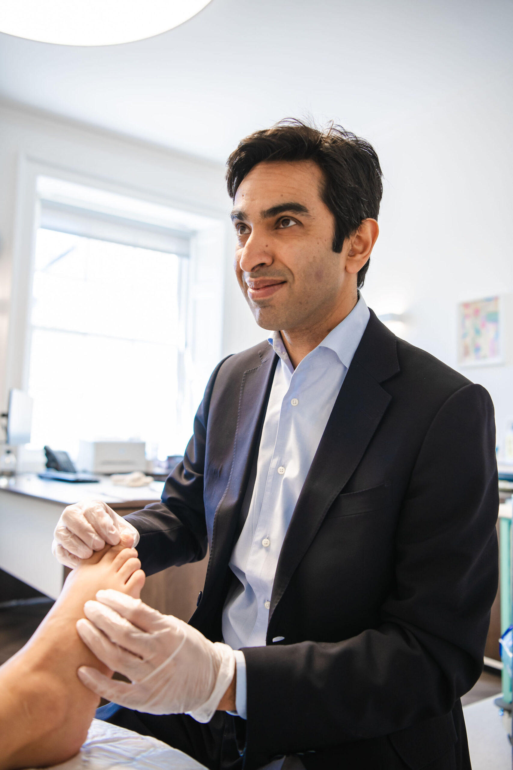 Kaser Nazir - Bunion Surgeon in Harley Street, London, Bunion Treatment Specialist